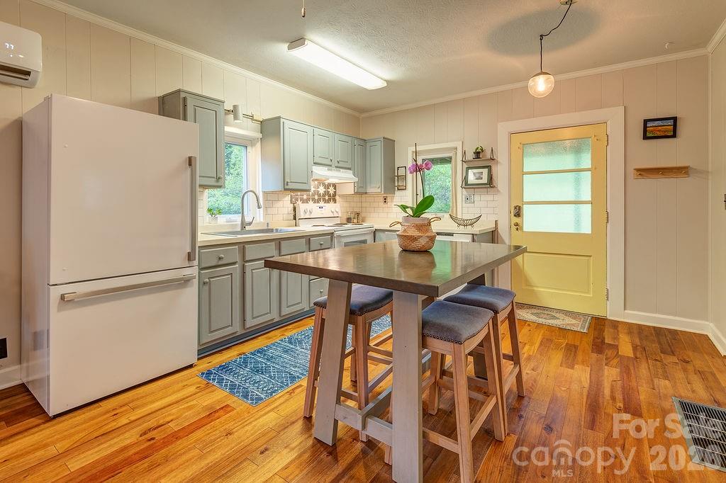 162 Upper Brush Creek Road