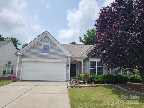 8722 Heron Glen Drive Charlotte NC 28269