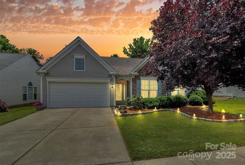 8722 Heron Glen Drive Charlotte NC 28269