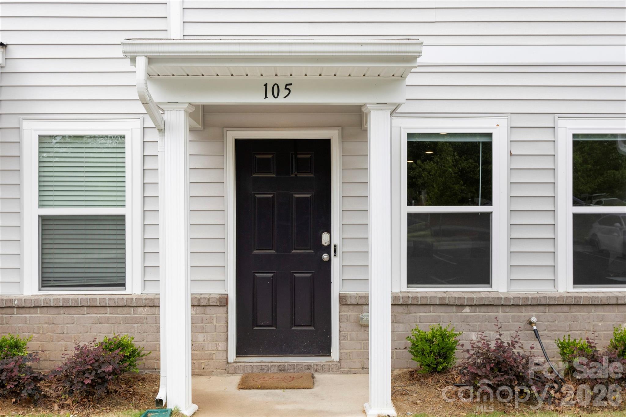 105 VILLA Lane