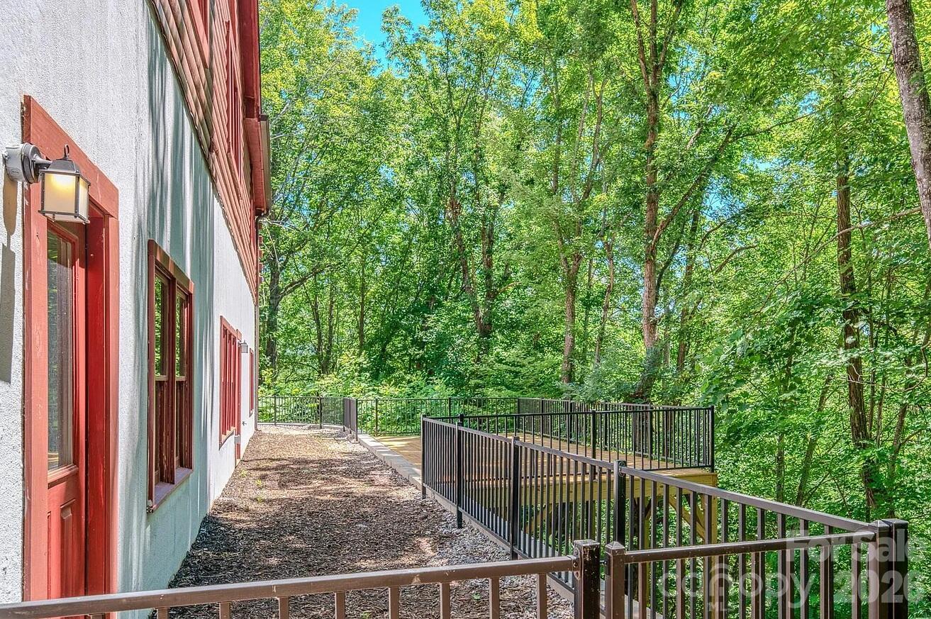 231 Bluebird Road