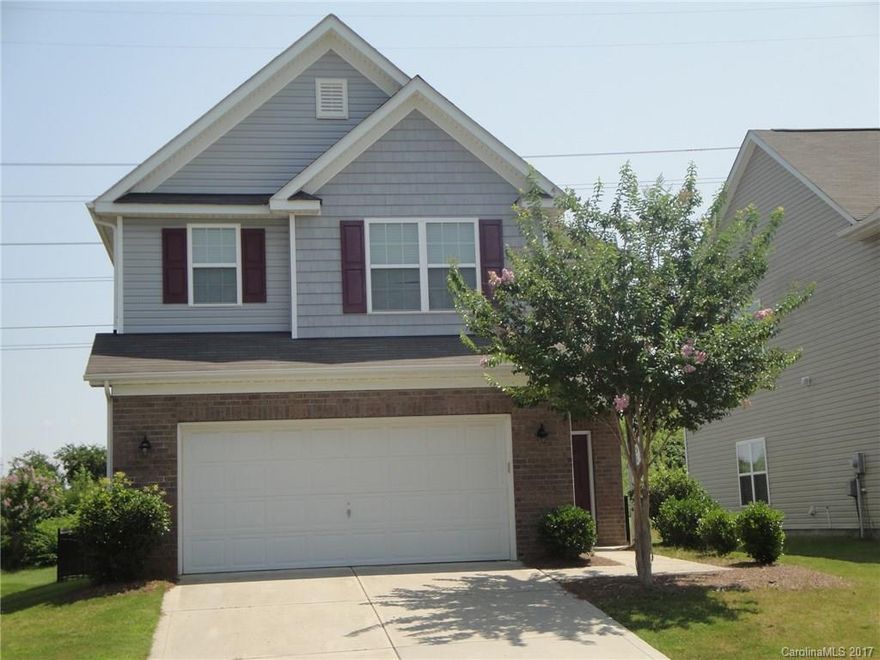 Move-in Ready! This home offers a great open Floorplan, Large Kitchen and oversized Dining Area. 2-Story Foyer & Great Room. Hardwoods in Foyer. 3 Spacious Bedrooms upstairs (stairs overlook Foyer and GR). His/Her closets in Master, Separate Tub & Shower, Double sink Vanity. Tiled Bathrooms. Spacious secondary Bedrooms. Sizable Flat  Fenced in Backyard, w/Patio & Private view. Perfect for entertaining. Neighborhood has 2 Pools, Clubhouse,Tennis Courts and playgrounds. Make an appointment today!