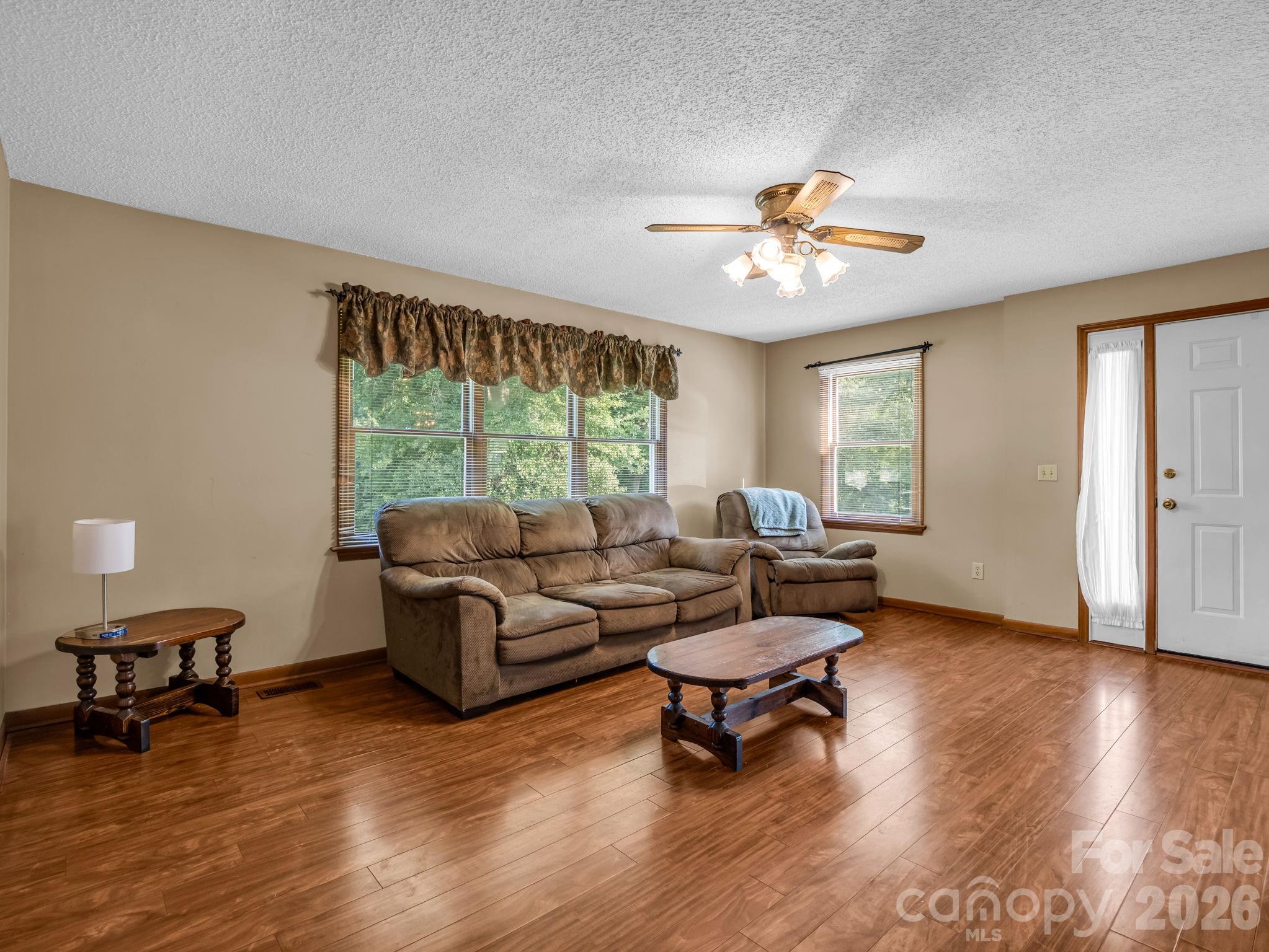 151 W Melissa Lane