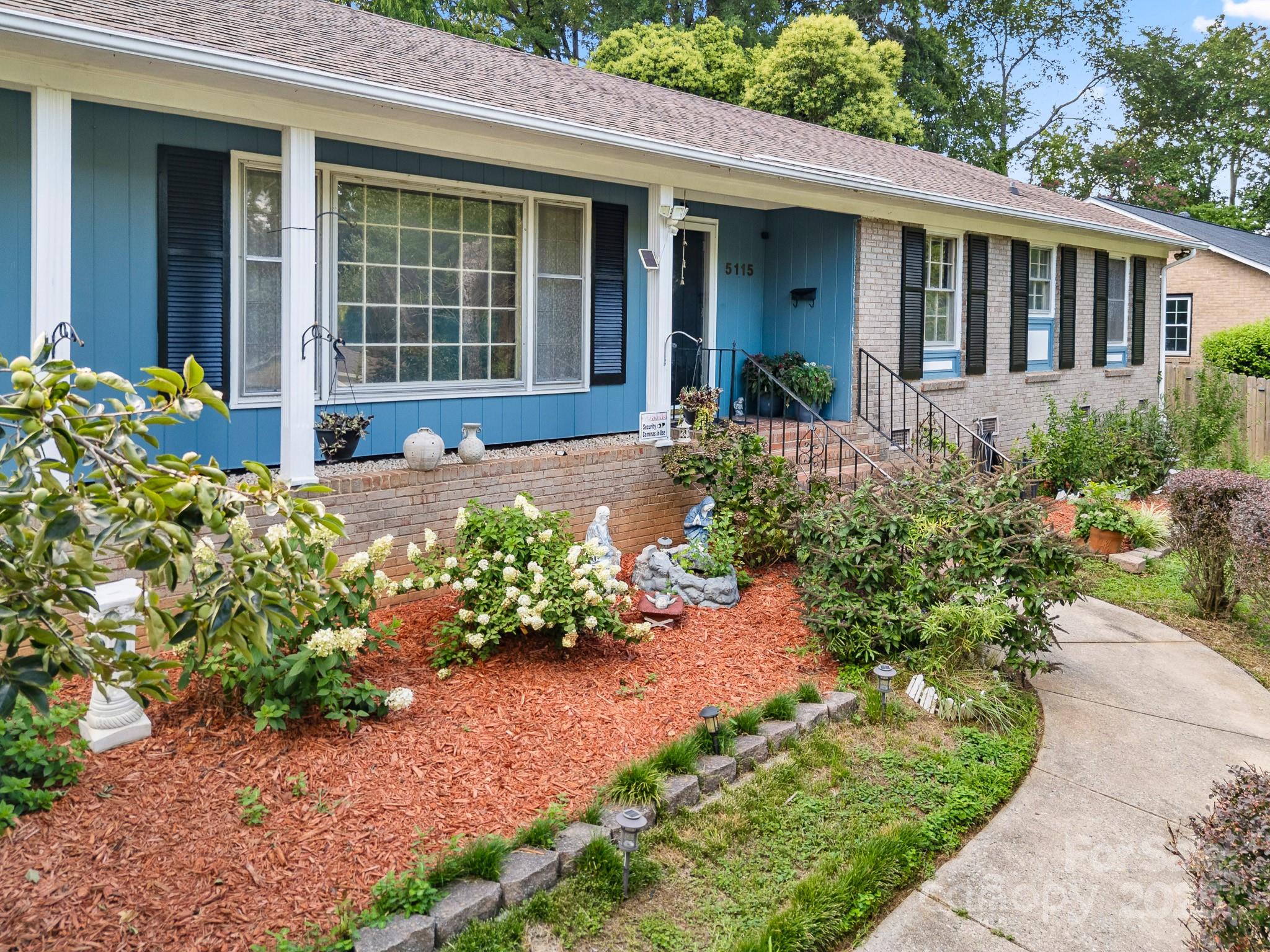 5115 Carriage Drive Circle
