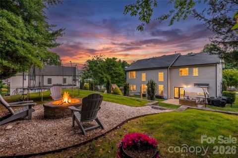 Photo of 16027 Grafham Circle, Huntersville, NC 27078 (MLS # 4374129)