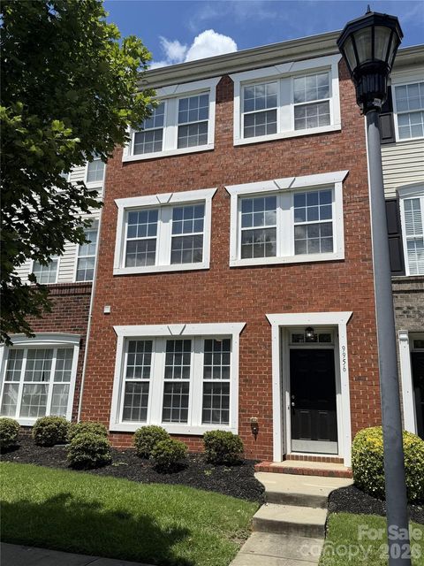 Photo of 9956 Kings Parade Boulevard, Charlotte, NC 28273 (MLS # 4396832)
