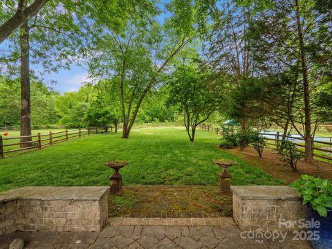 1655 Scotland Avenue Charlotte NC 28207
