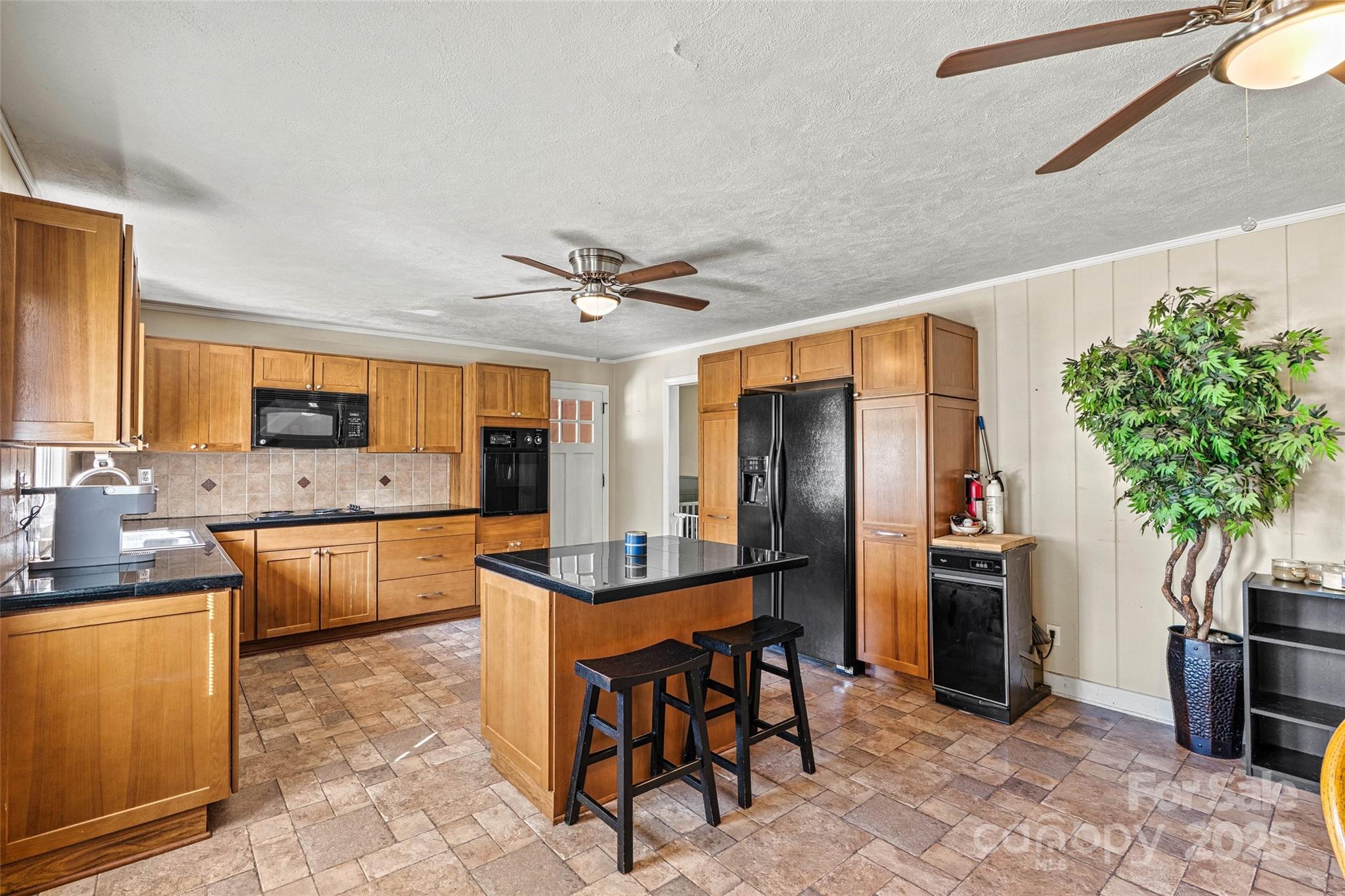 693 Fielding Road