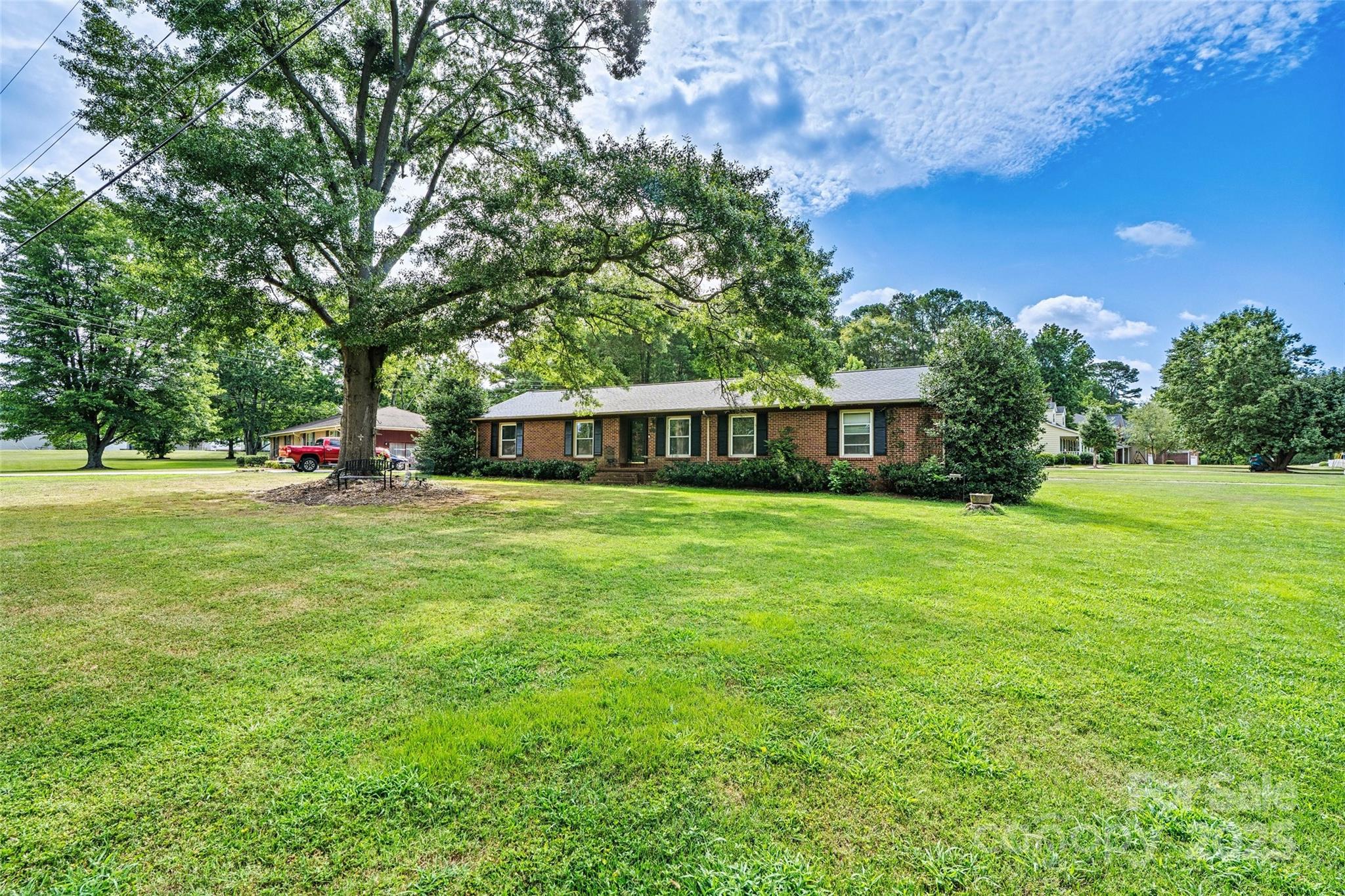 693 Fielding Road