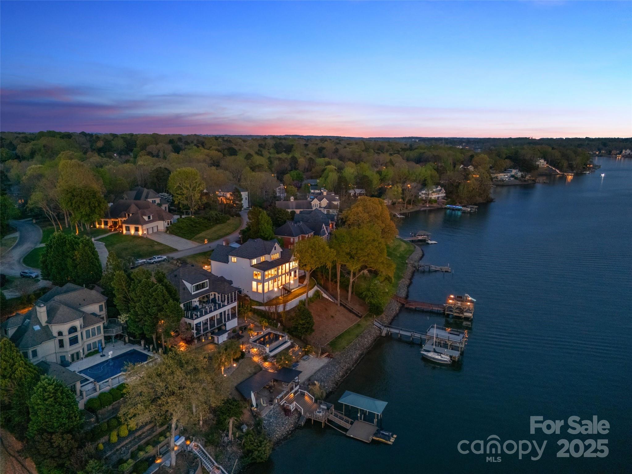 7116 Topsail Circle