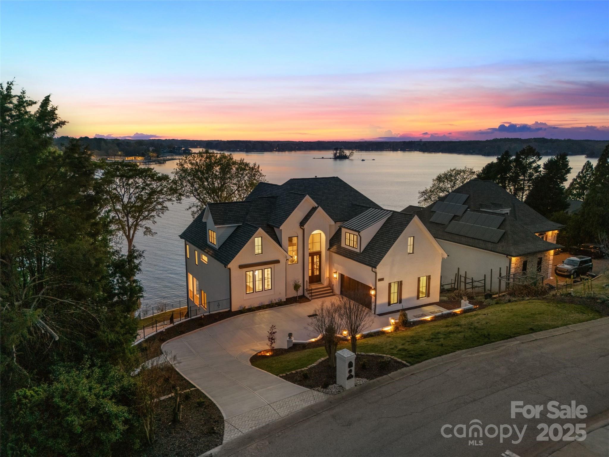 7116 Topsail Circle