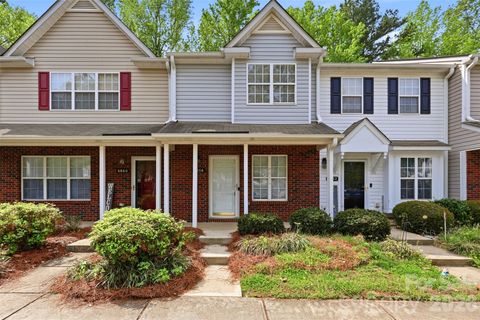 Photo of 6856 Cypress Tree Lane, Charlotte, NC 28215 (MLS # 4367342)