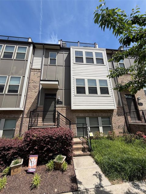 Photo of 18017 Nolita Lane, Charlotte, NC 28204 (MLS # 4369250)