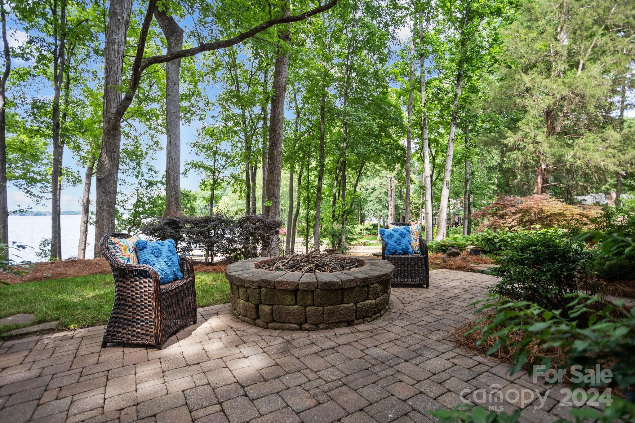 Lookout Point - Residential