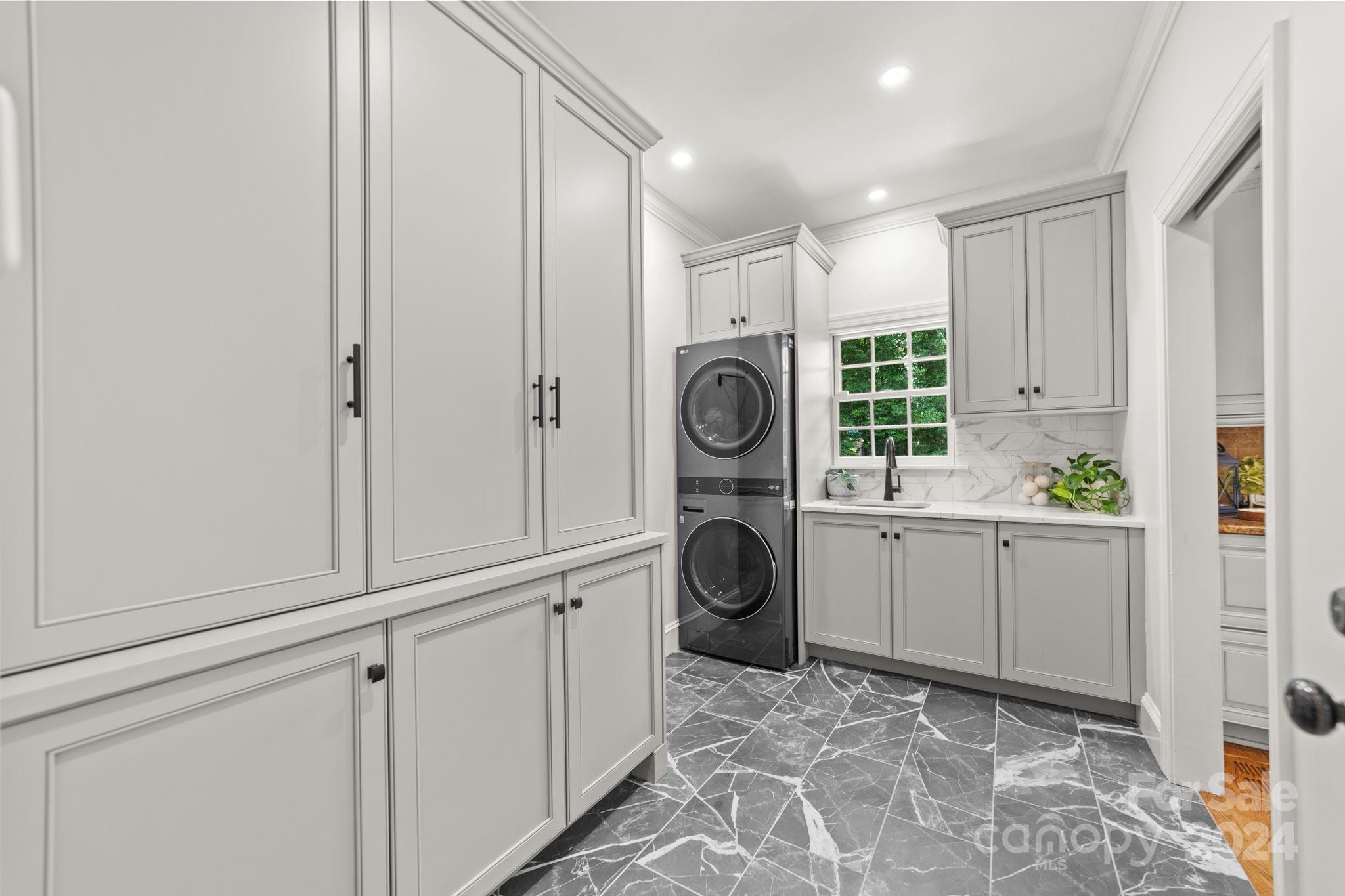 Lookout Point - Residential