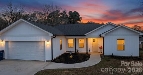 Photo of 1112 Wiscassett Street, Albemarle, NC 28001 (MLS # 4360051)