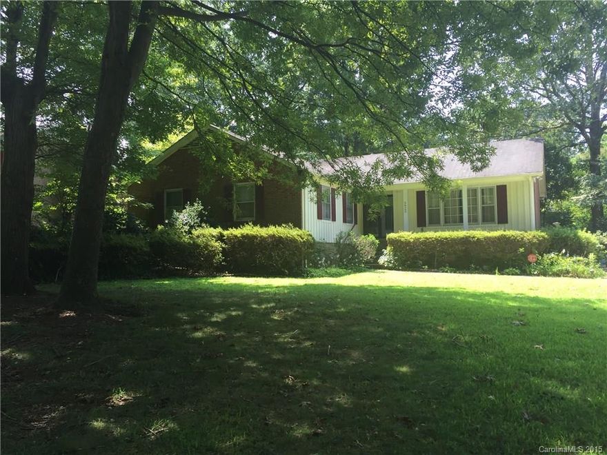 Lovely ranch style home in very desirable neighborhood. 3 bedrooms, 2 baths, master has dressing room with walk-in closet, large family room with gas log fireplace and nice size kitchen. Fenced backyard is a haven and can be enjoyed sitting in the screened porch.