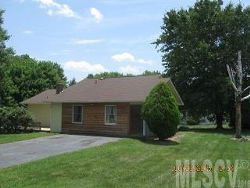 Nice Rance style single level living with nice level lot, Move in condition with a little cosmetic work. 3 bedrooms and 1 bath, Has good size outbuilding and paved drive. Electric Baseboard heat.