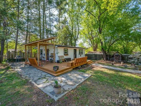 1737 Shano Drive Hendersonville NC 28791