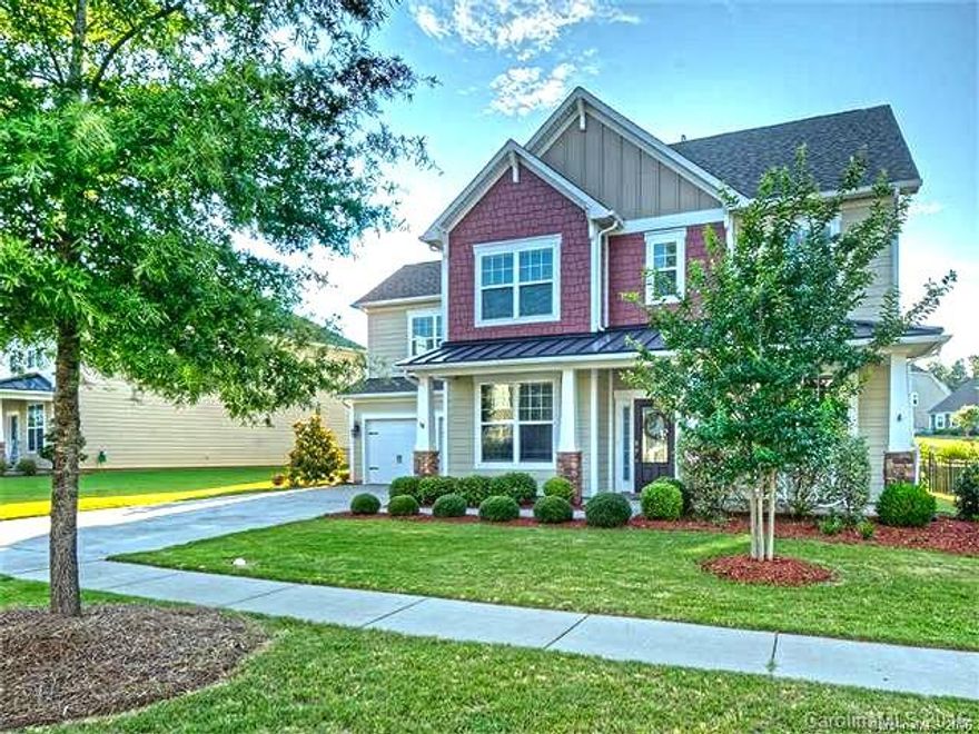 Wonderful 5 bedroom, 3.5 bath home in Springfield at a price to sell!  This home features an open floor plan with screened in porch and fenced yard.  The 5th bedroom could be used as a bonus room.  Springfield is one of Fort Mill’s desirable communities with many amenities.  Come see this home today!