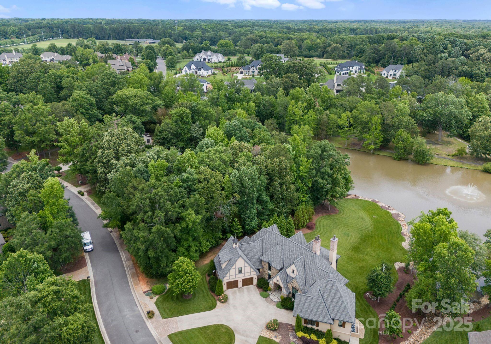 8234 Victoria Lake Drive