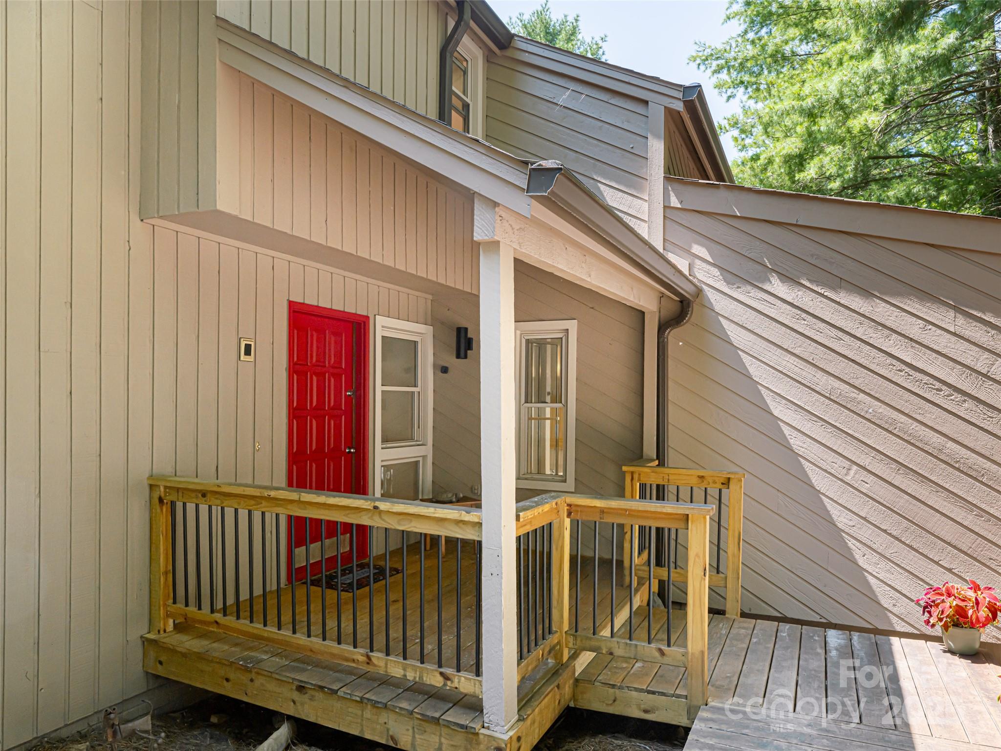316 E Sondley Drive