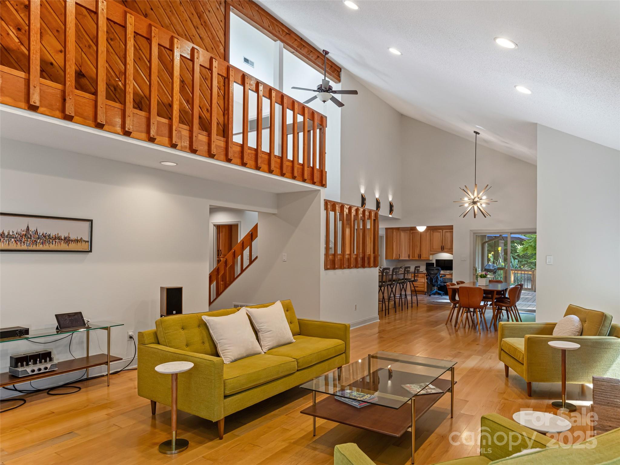 316 E Sondley Drive