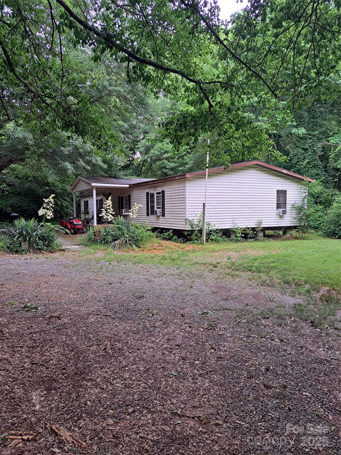5023 Dogwood Lane