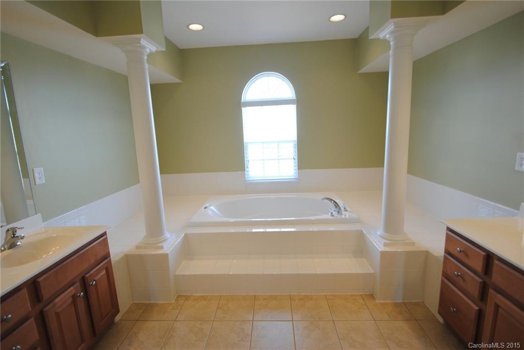 Brandon Oaks - Residential Lease