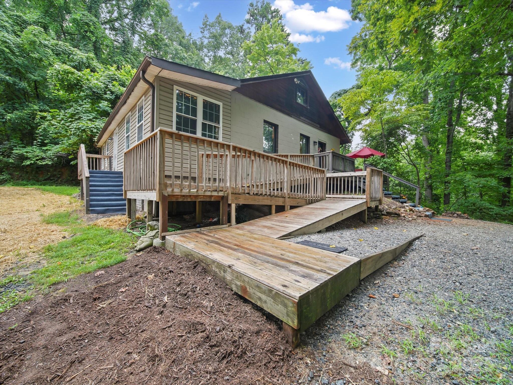 629 Vineyard Road