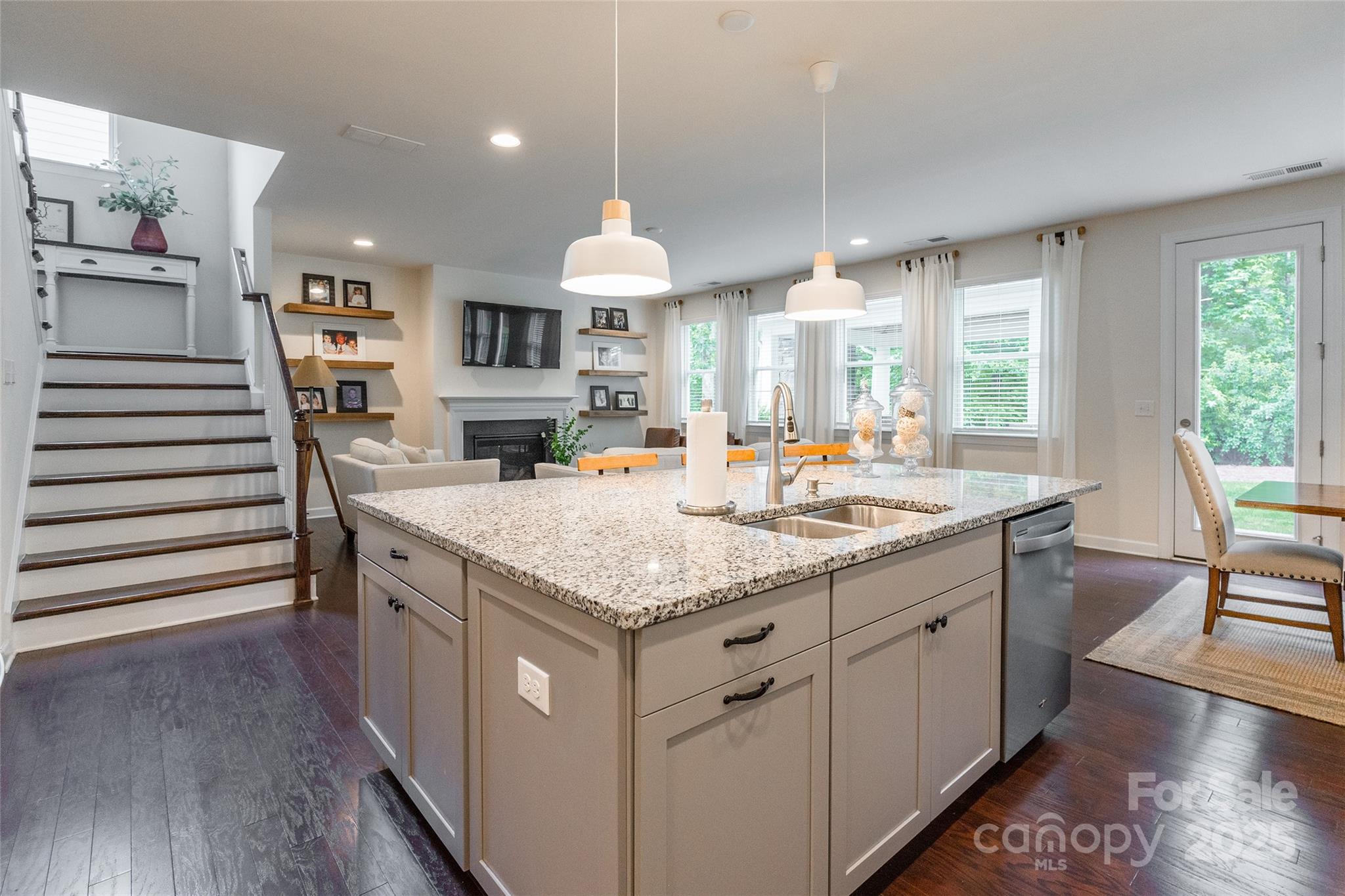 Lake Crest - Residential