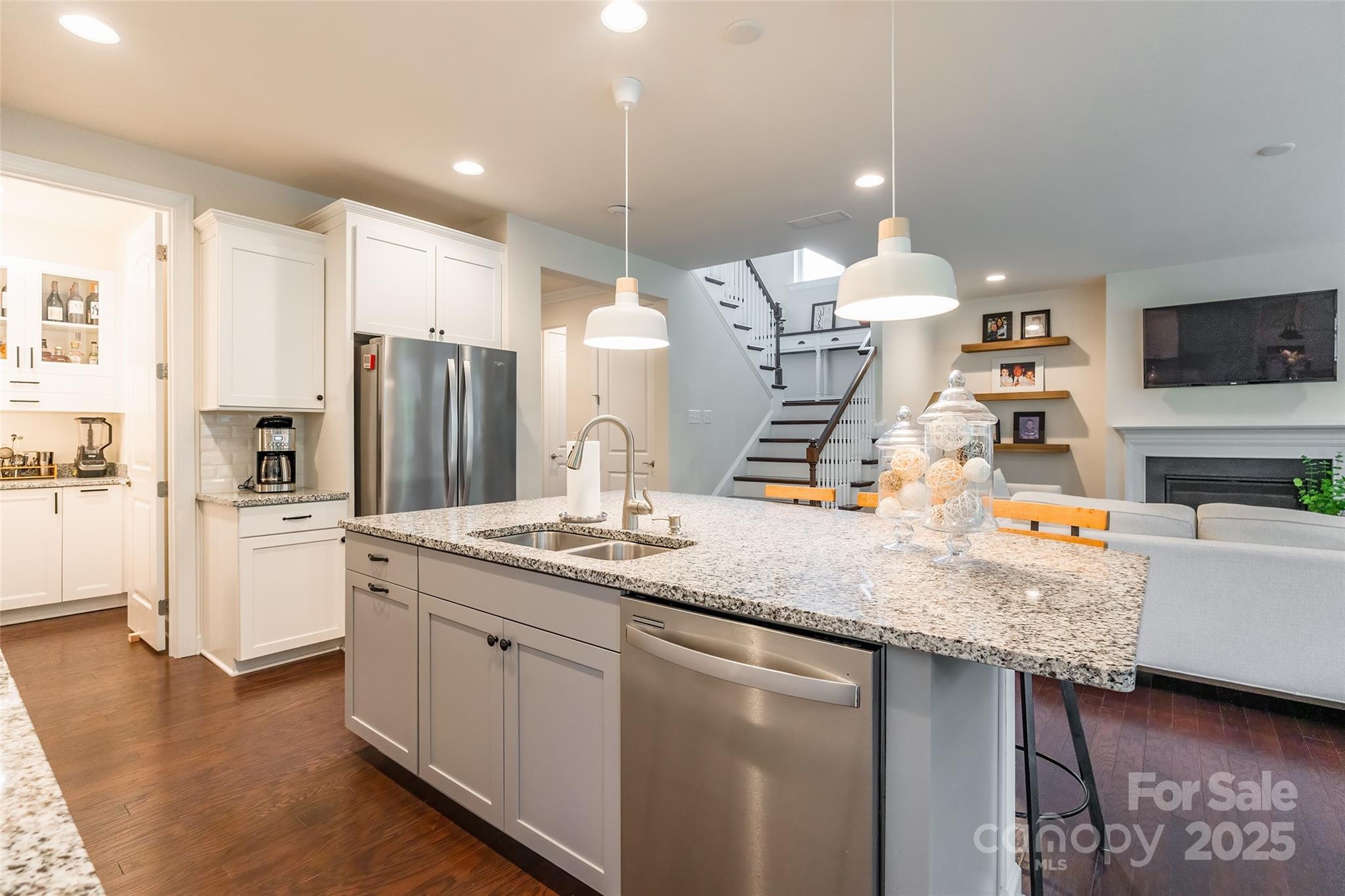 Lake Crest - Residential