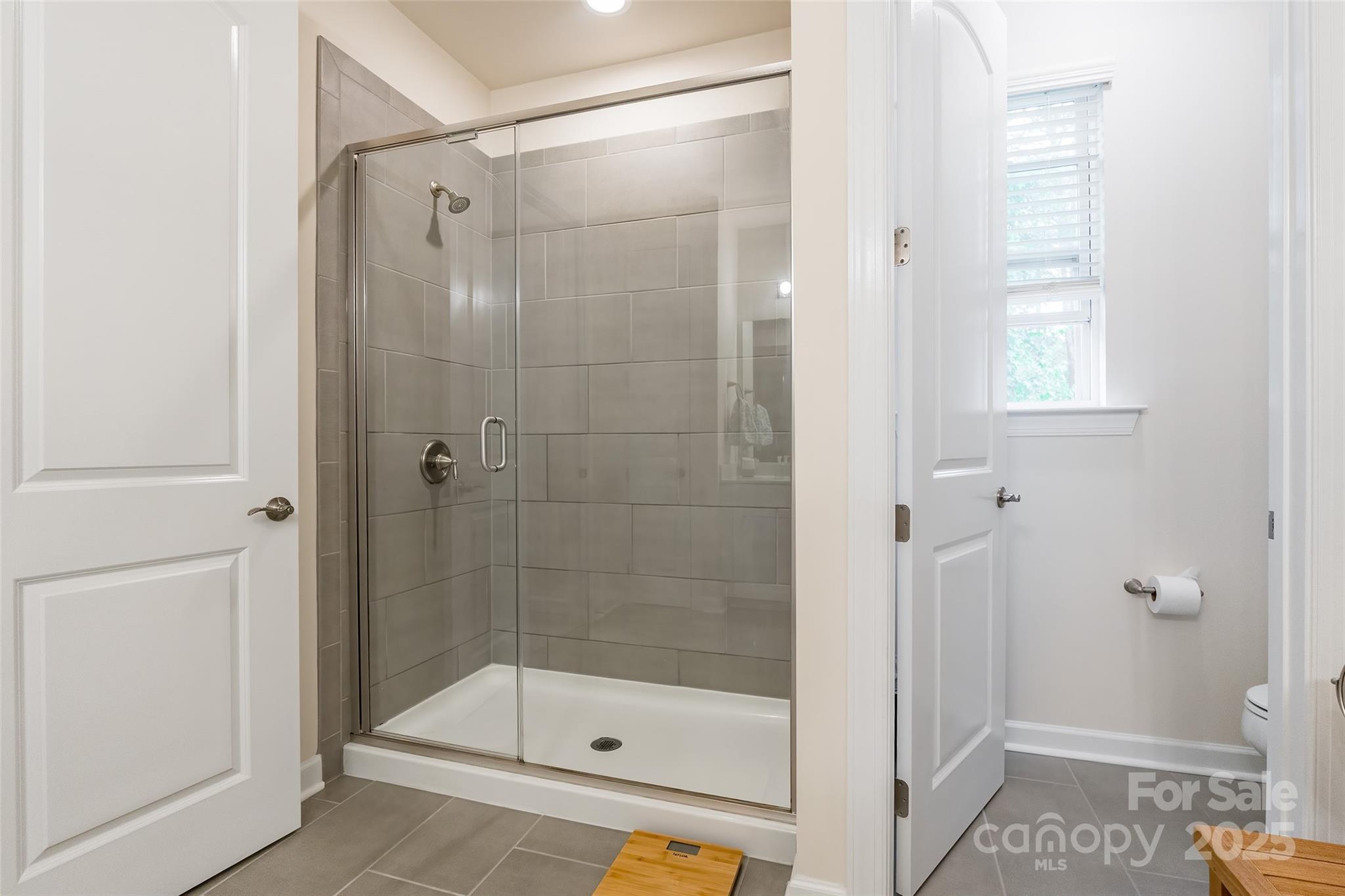 Lake Crest - Residential