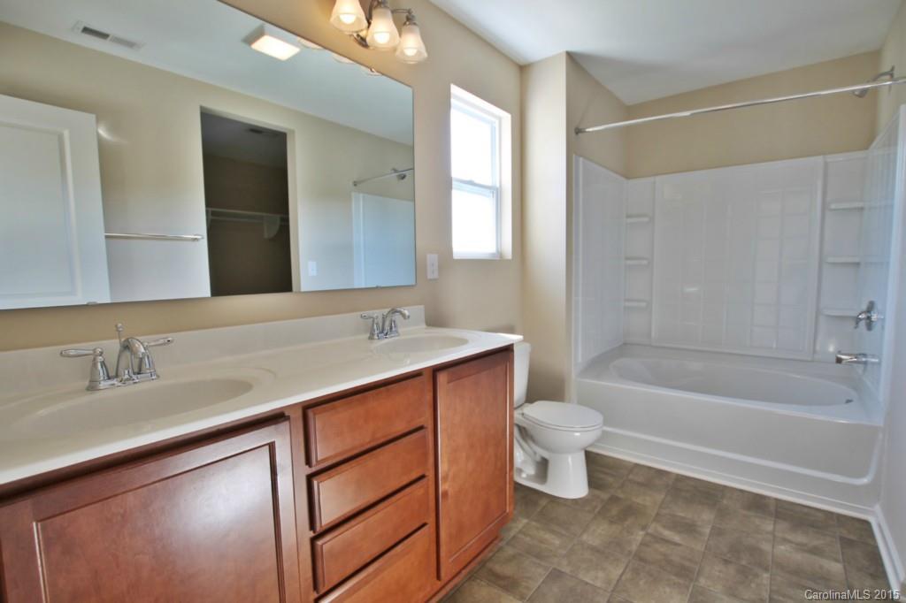 The Oaks Of Landis - Residential