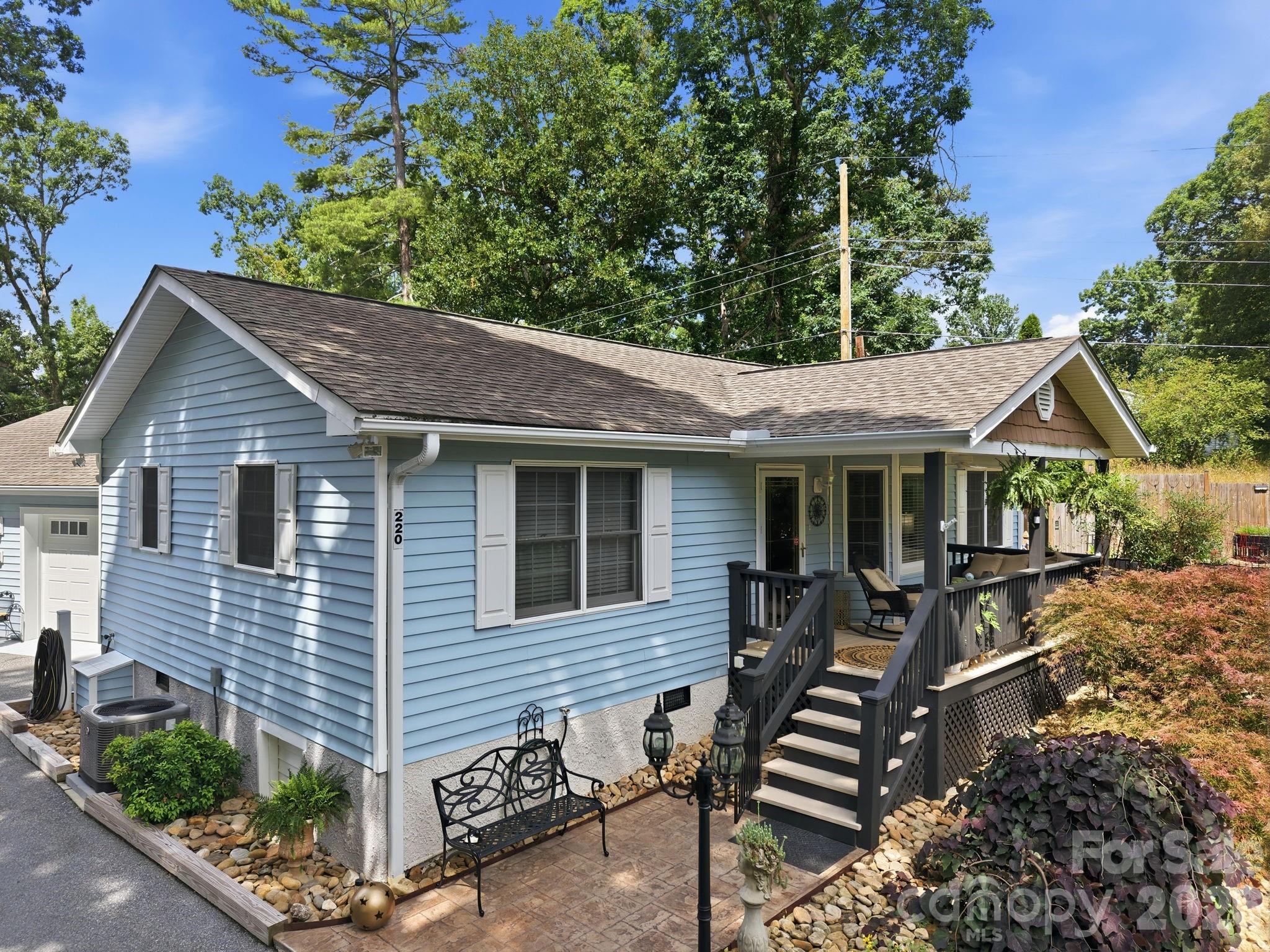 220 Bradshaw Avenue