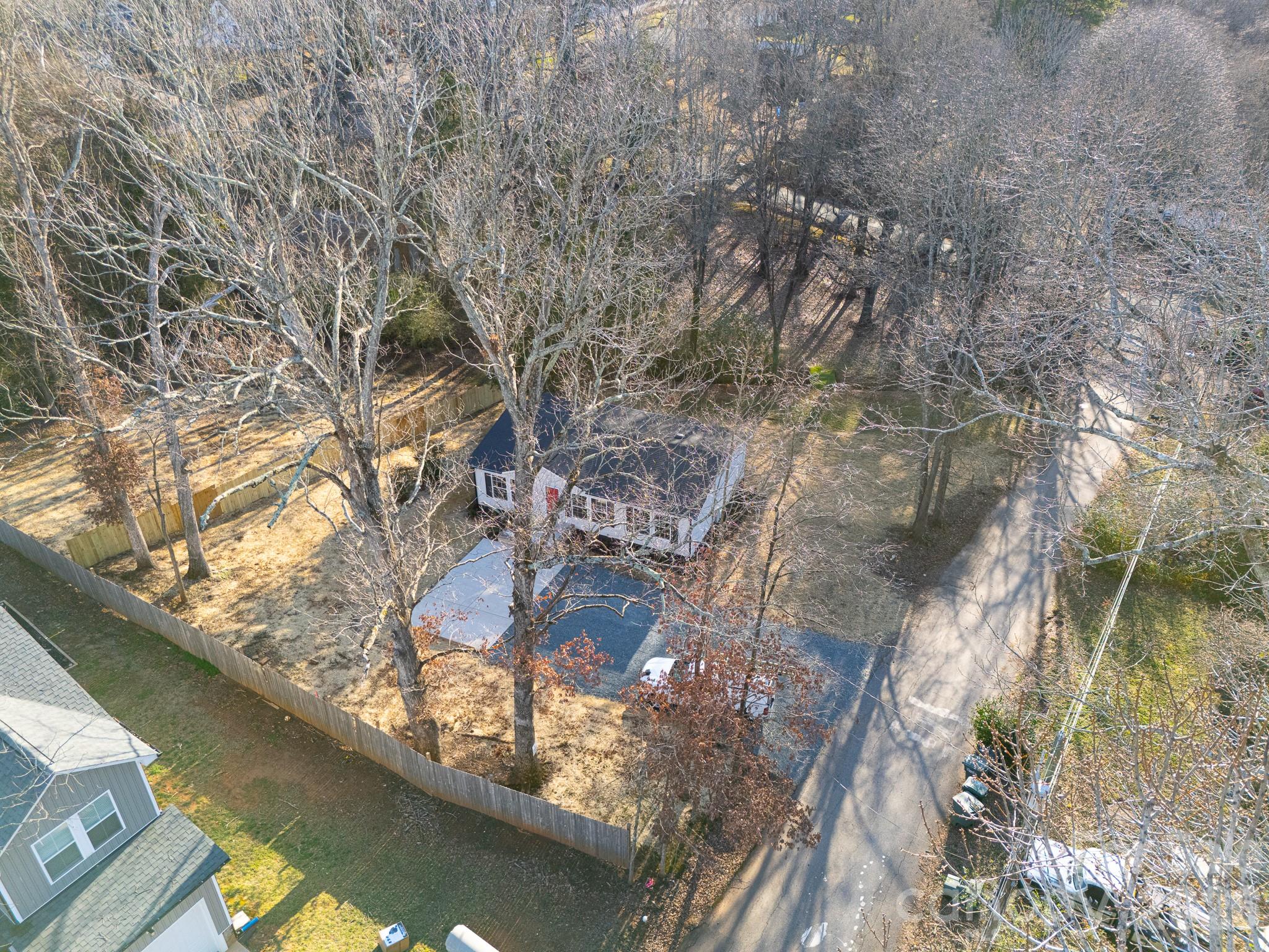 3313 Weeping Willow Drive NW