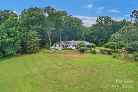 Photo of 1607 Old Lawyers Road, Marshville, NC 28103 (MLS # 4249393)