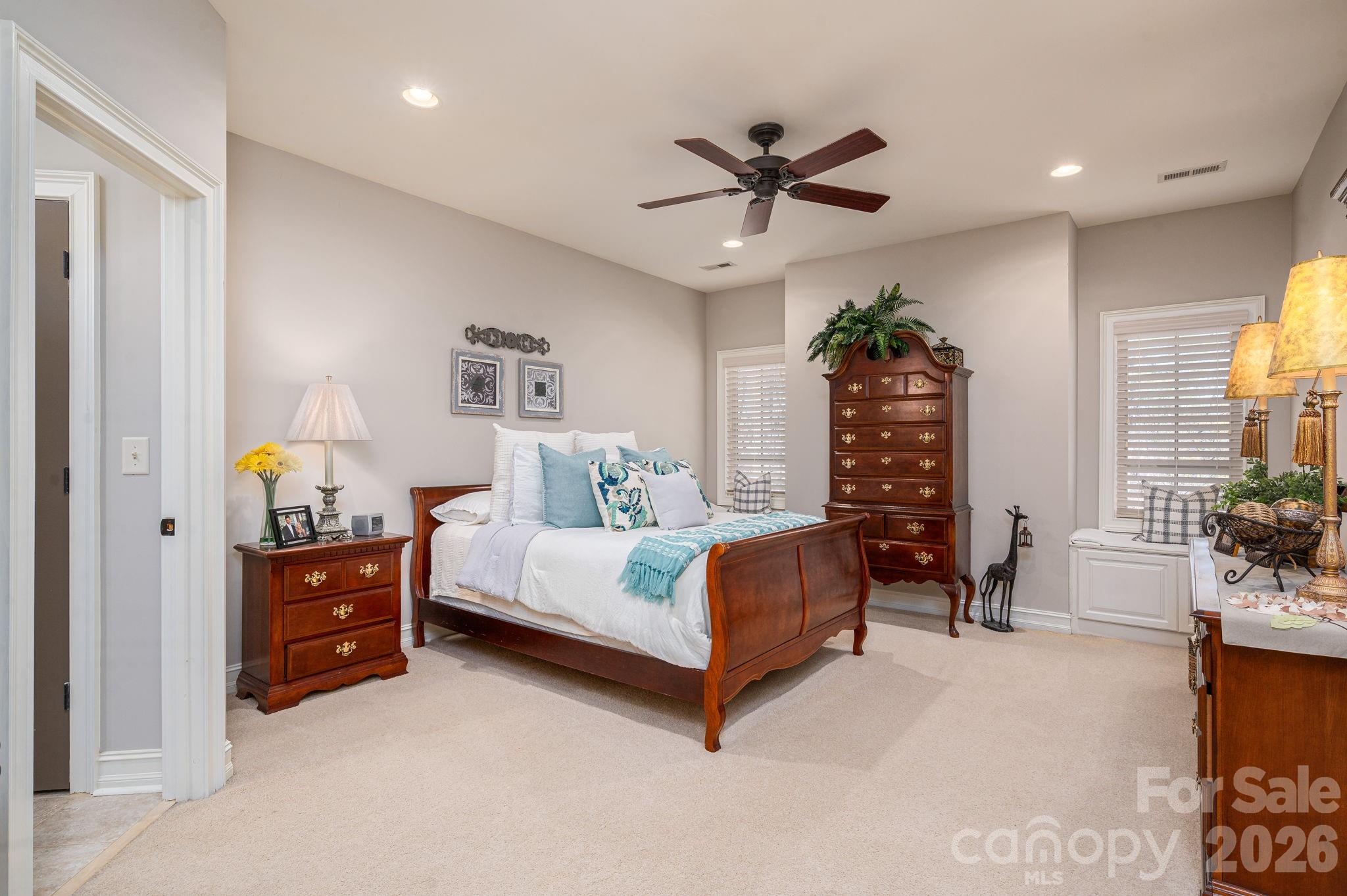 River Lakes - Residential