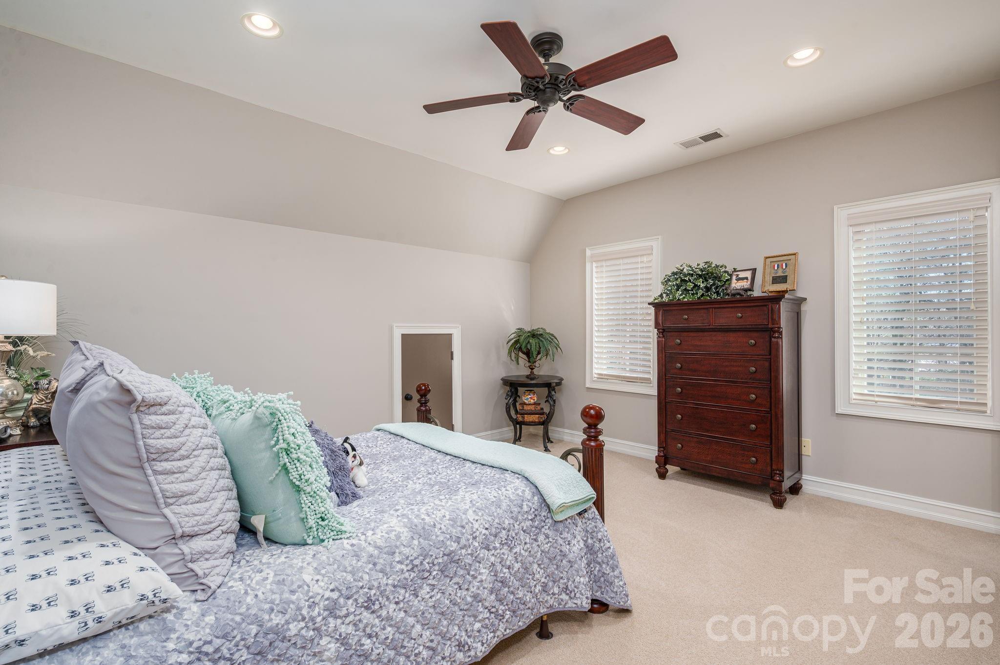 River Lakes - Residential