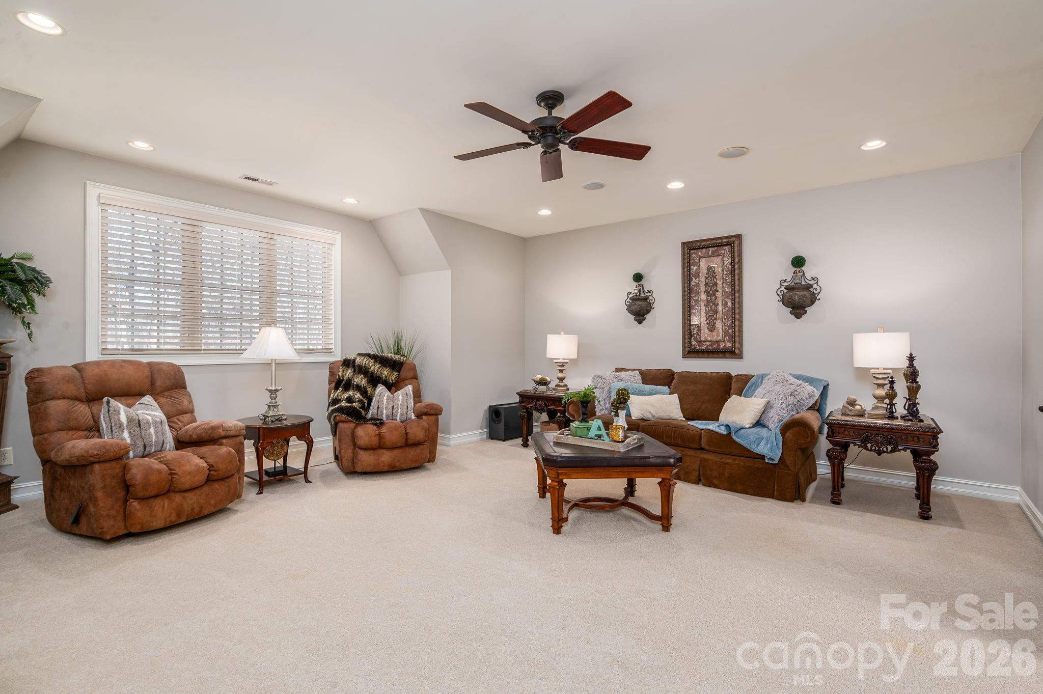 River Lakes - Residential