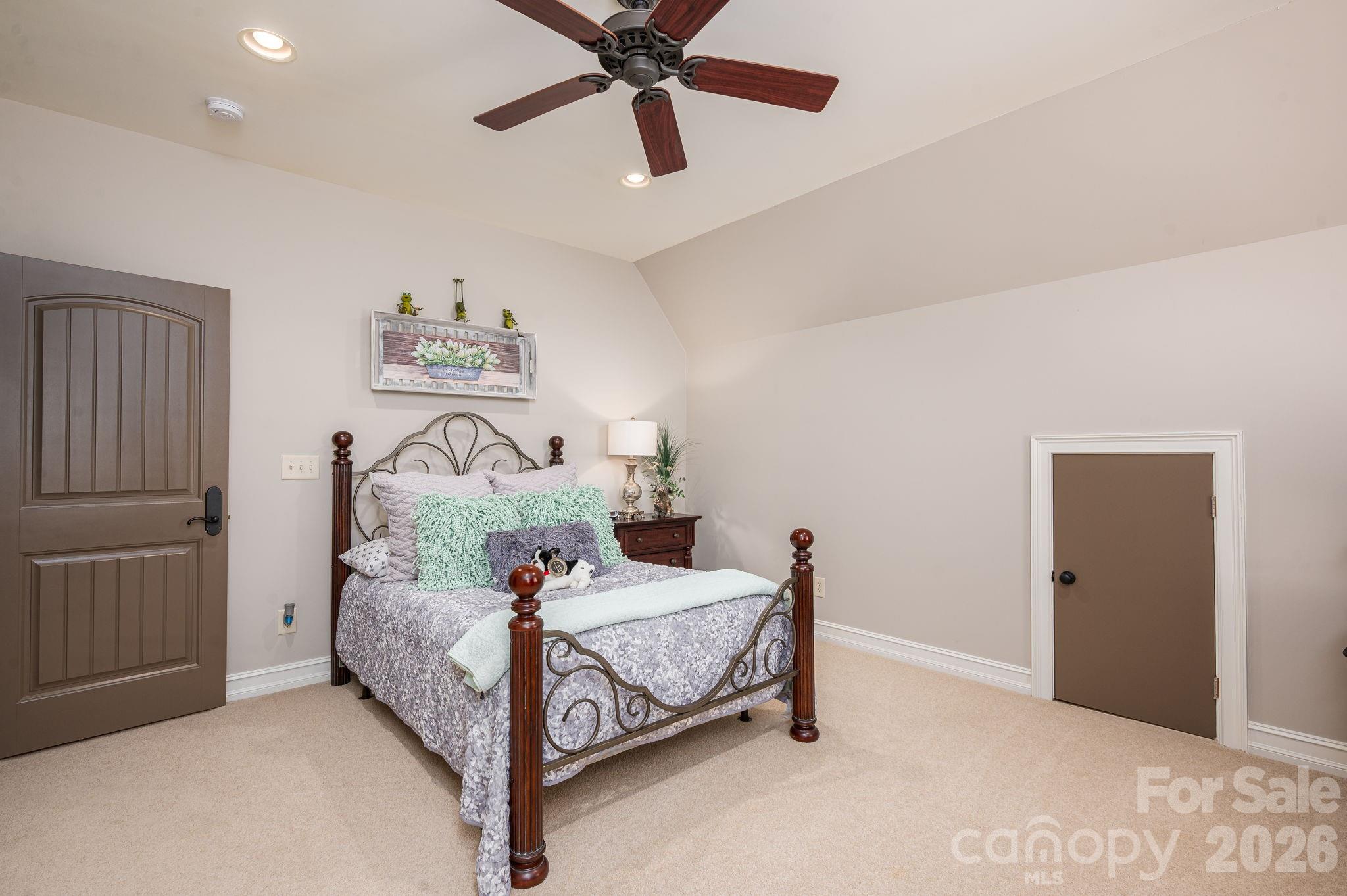 River Lakes - Residential