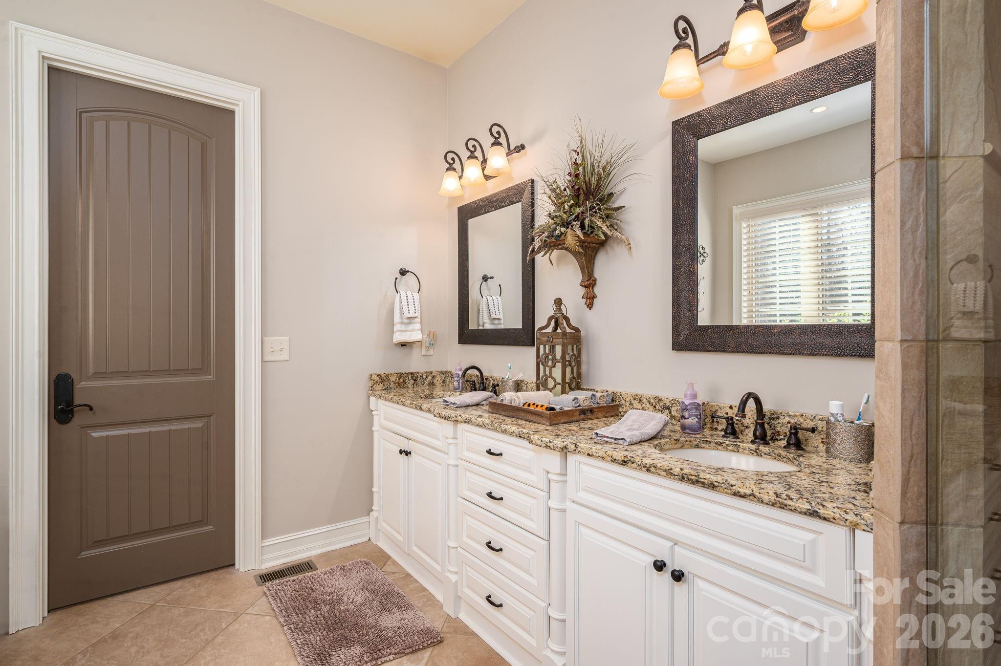 River Lakes - Residential