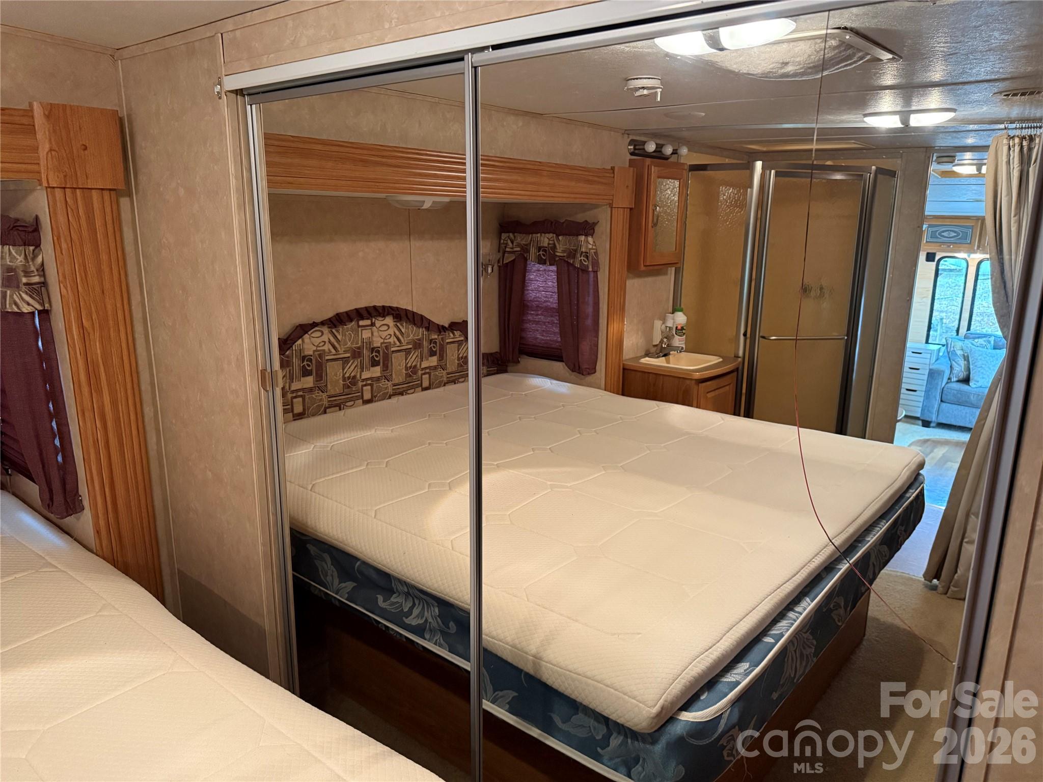 Twin Harbor - Residential