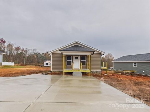 Photo of 152 Duke Street, Granite Falls, NC 28613 (MLS # 4323206)