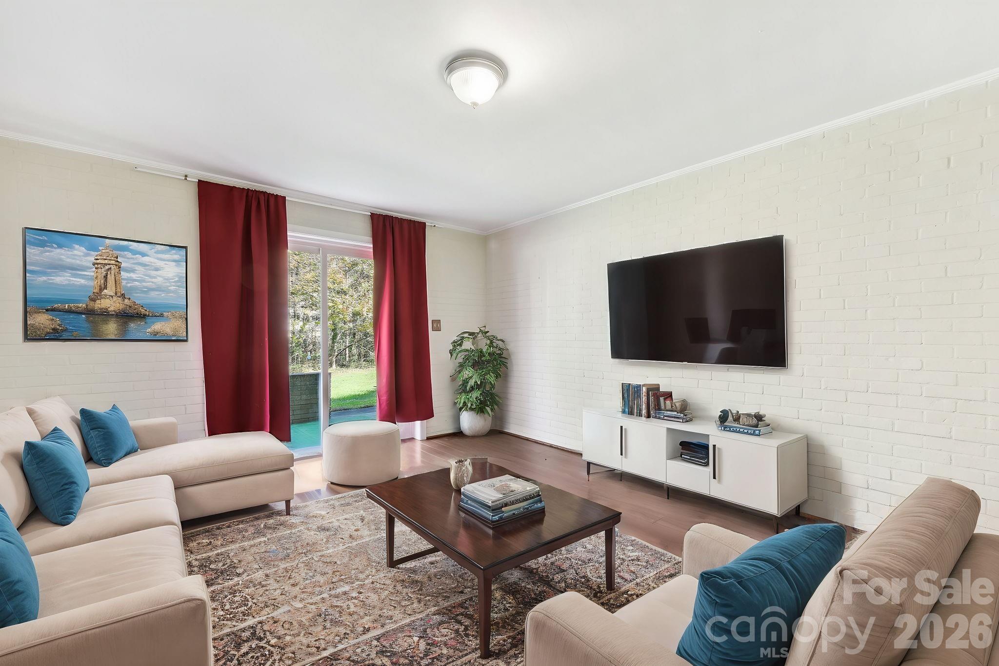 Commonwealth - Residential