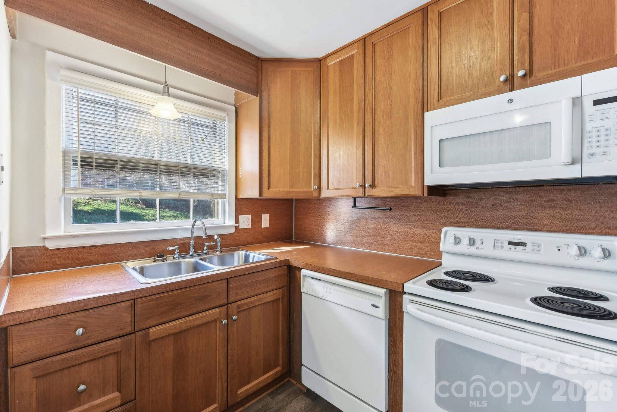 Commonwealth - Residential