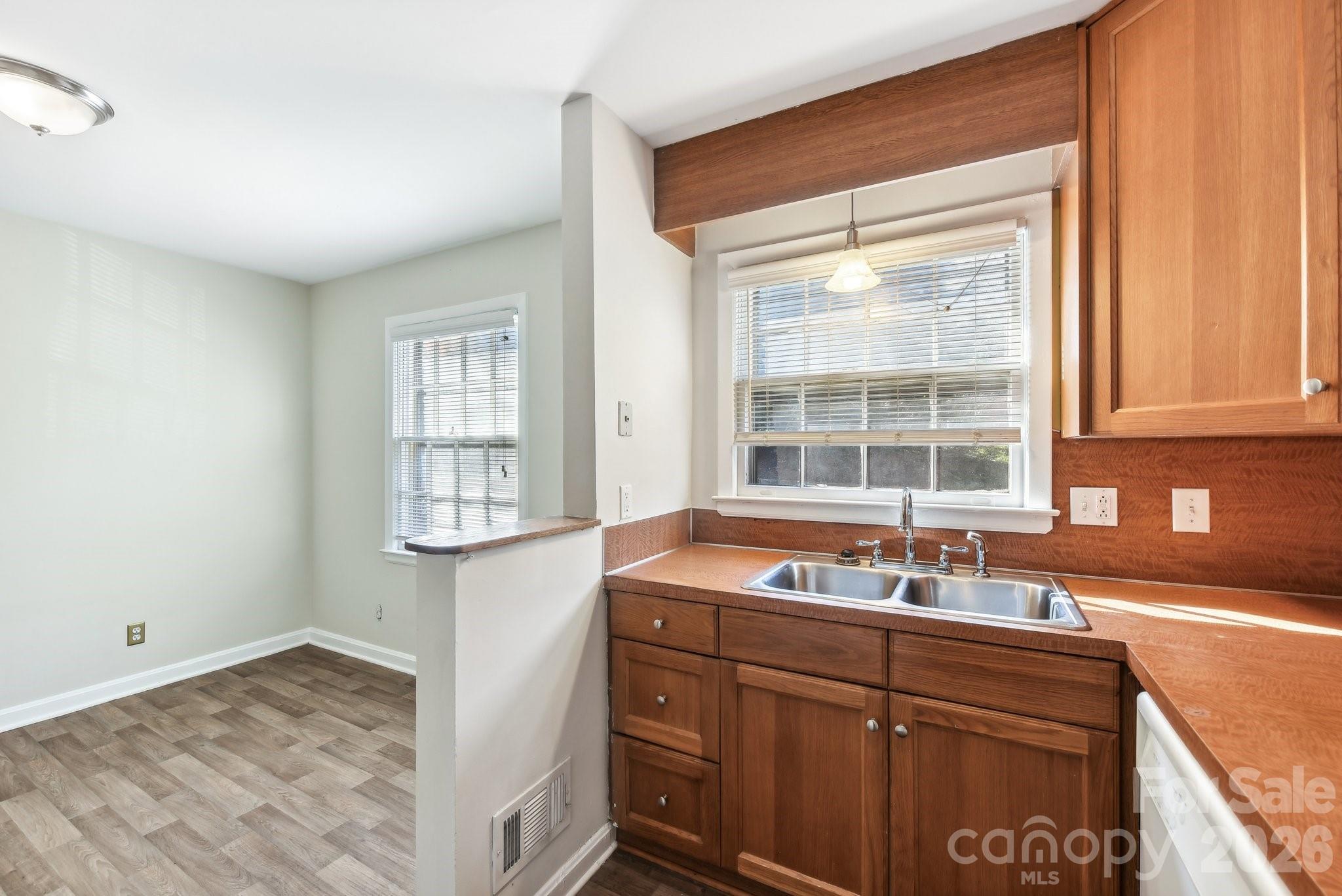 Commonwealth - Residential