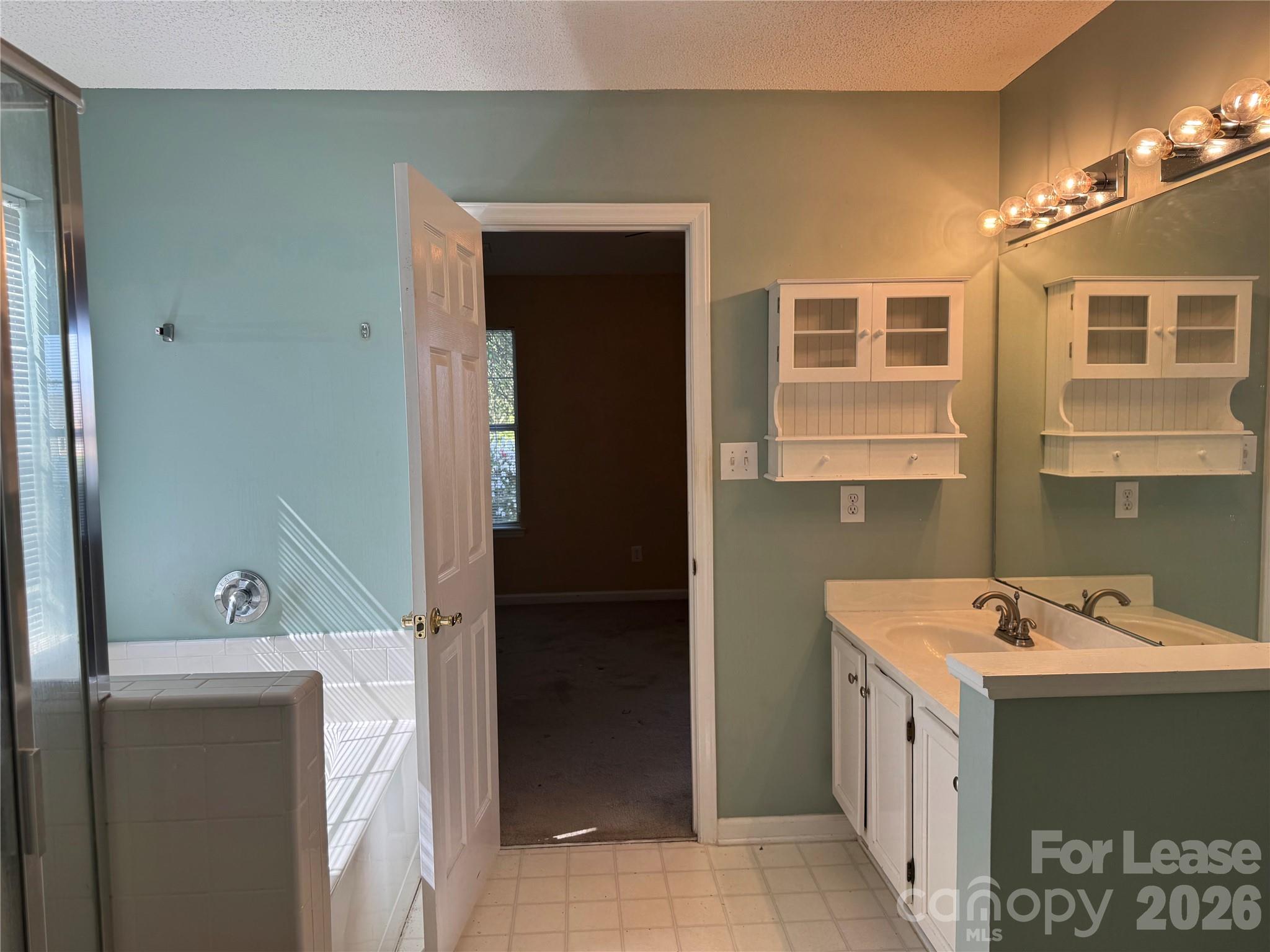 Bordeaux - Residential Lease