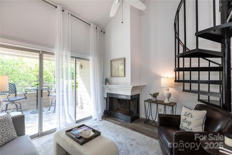 2504 Stradbrook Drive B Charlotte NC 28210