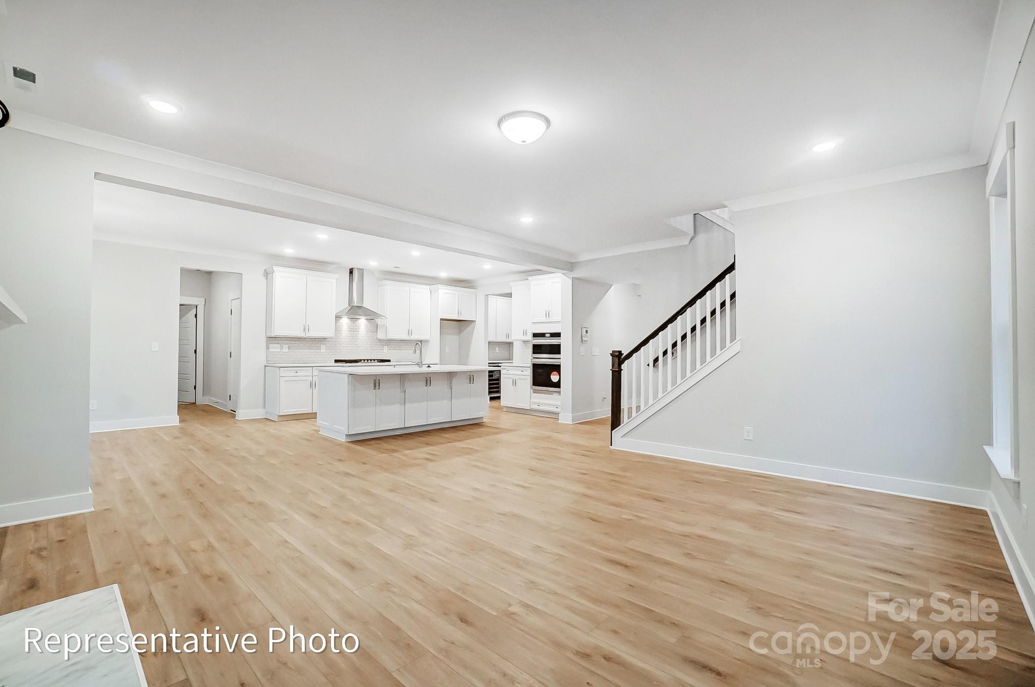 5076 McLaughlin Loop